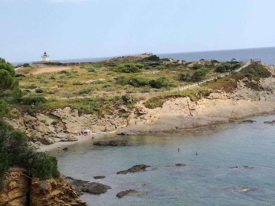 Residence Avec Piscine Face A La Mer, 1Ere Ligne Llanca Luaran gambar