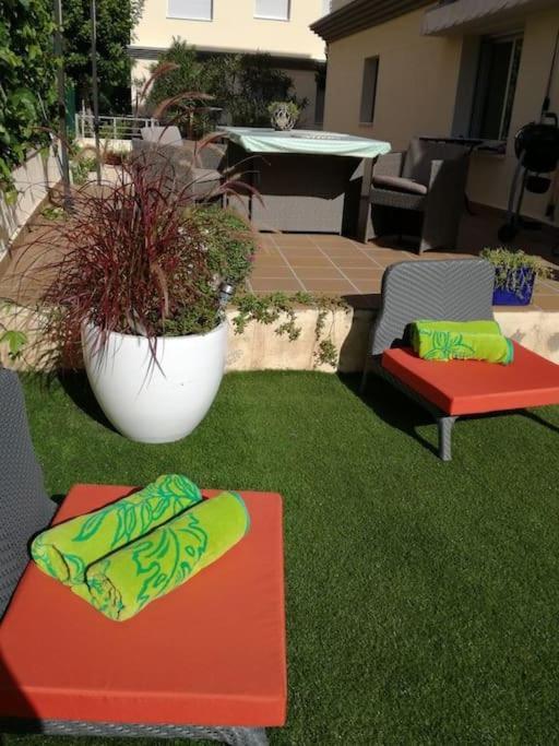 Residence Avec Piscine Face A La Mer, 1Ere Ligne Llanca Luaran gambar